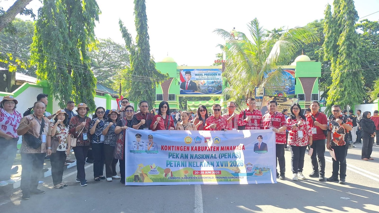 HADIR SEBAGAI KONTINGEN PENAS XVII  PETANI NELAYAN KTNA MINAHASA BERI APRESIASI  KEPADA PEMKAB MINAHASA